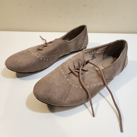 Dream Out Loud by Selena Golens Tan Women's Lace Up Shoes size 9 - Picture 2 of 12